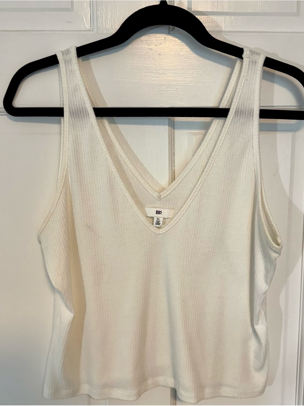 bp | Cropped White Ribbed V-Neck Tank Top, Size XL - EUC